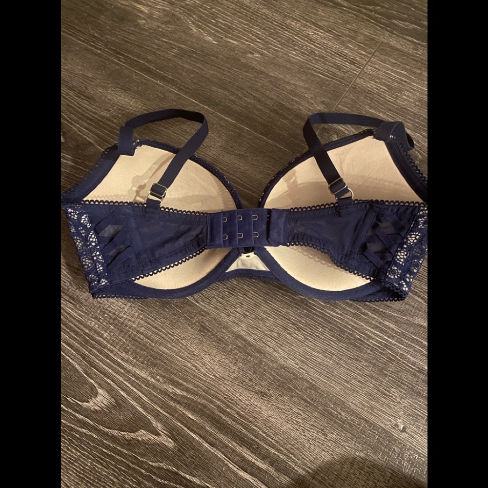 Bra - Picture 2 of 3
